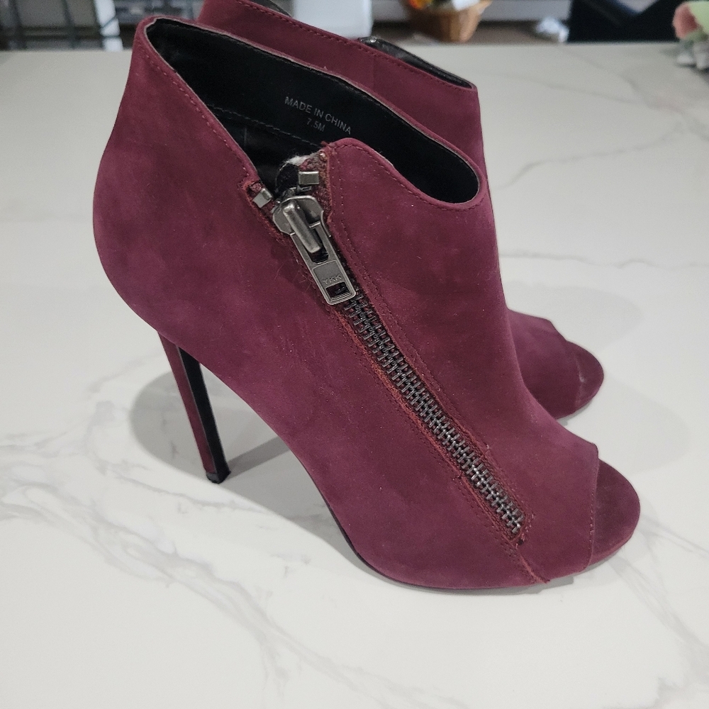Steve Madeen Women's Burgundy Ankle Boots Size 7.5